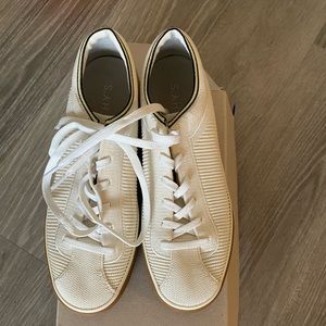 Rothy’s vanilla sneaker size 9 Only Worn Once